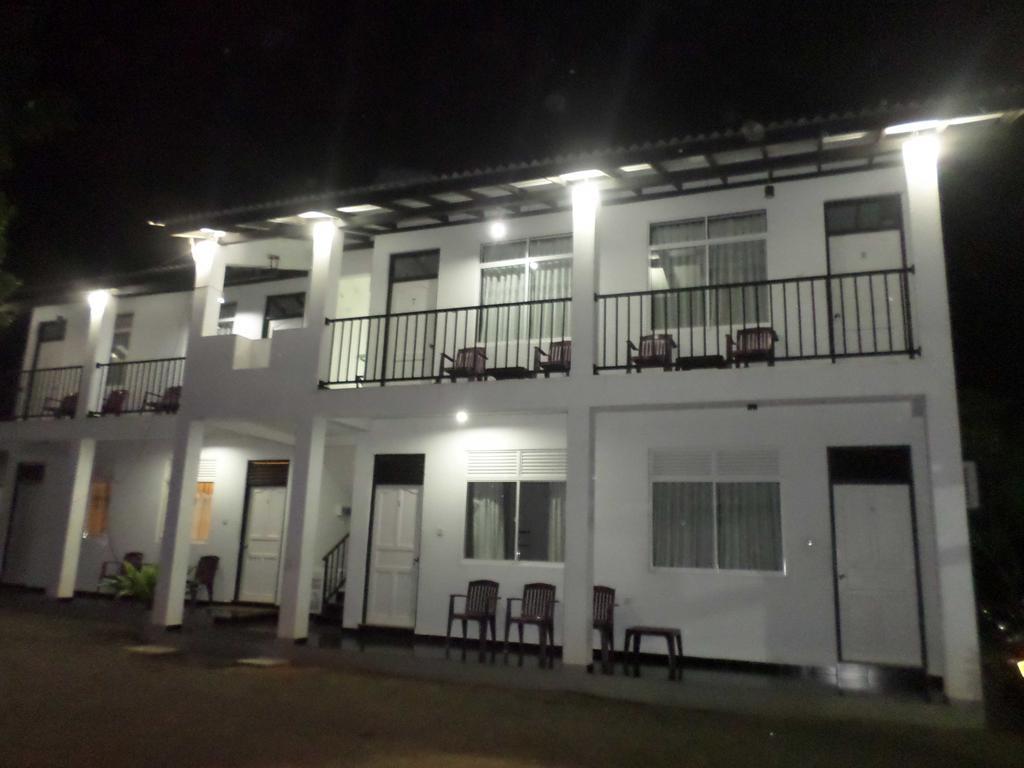 Romana Rest Kataragama Extérieur photo