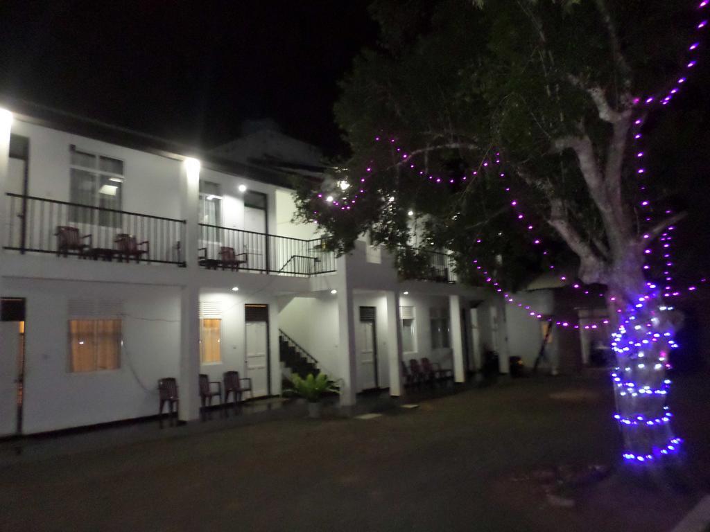 Romana Rest Kataragama Extérieur photo